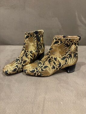 Tory Burch Carlotta Embroidered Ankle Bootie Black Gold Size 8